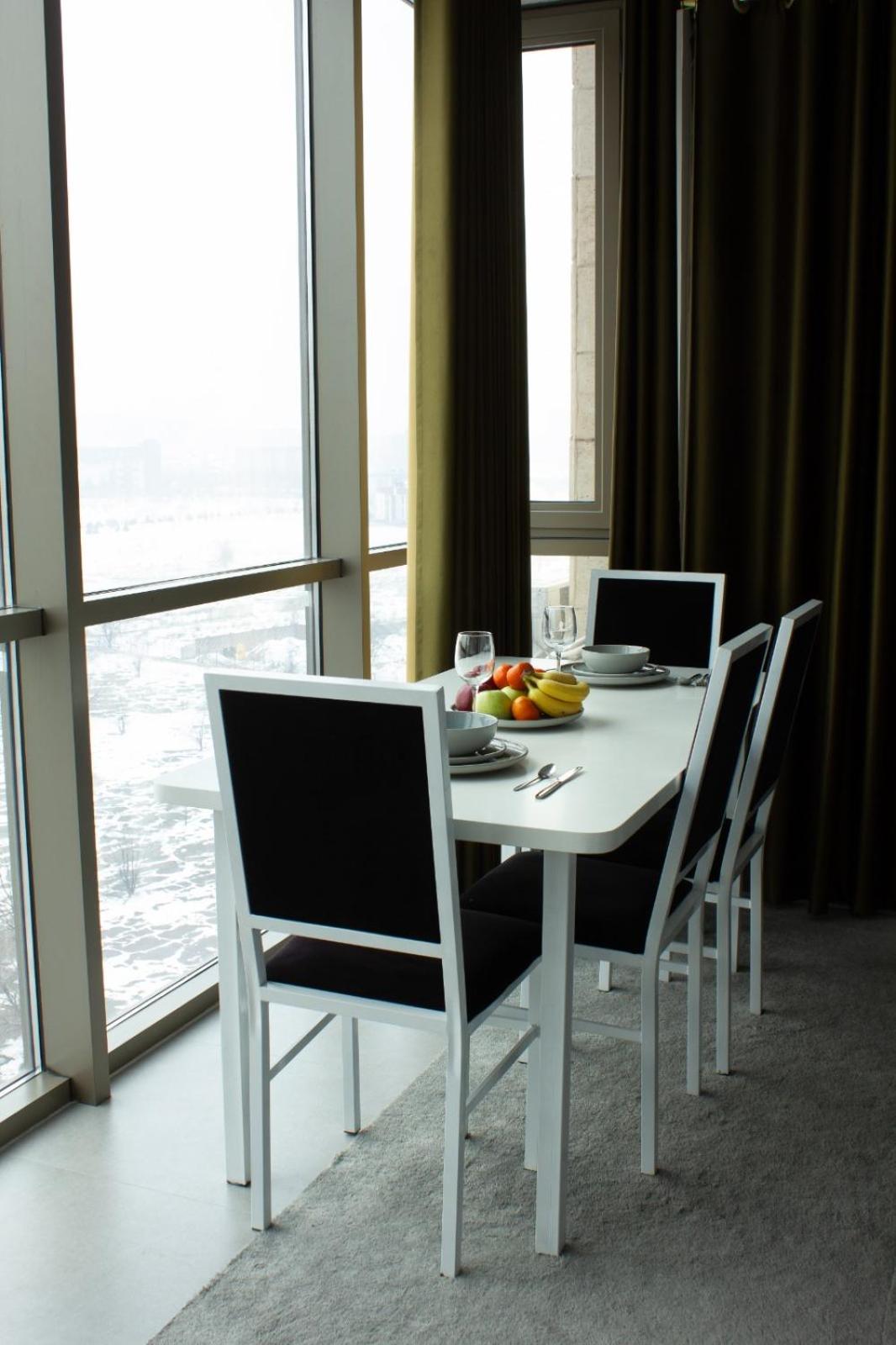 9Th And 6Th Floor Stylish Apartments With Mountainvista บิชเคก ภายนอก รูปภาพ