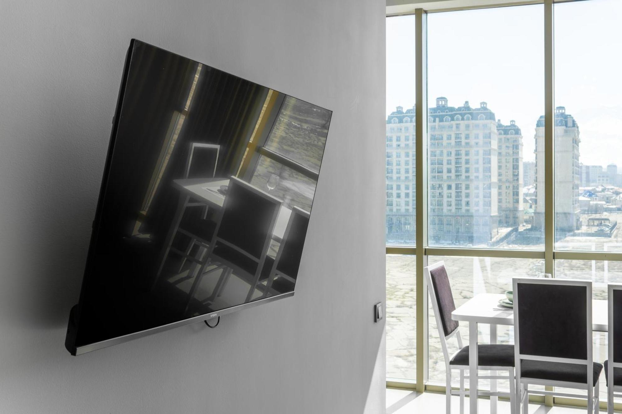 9Th And 6Th Floor Stylish Apartments With Mountainvista บิชเคก ภายนอก รูปภาพ
