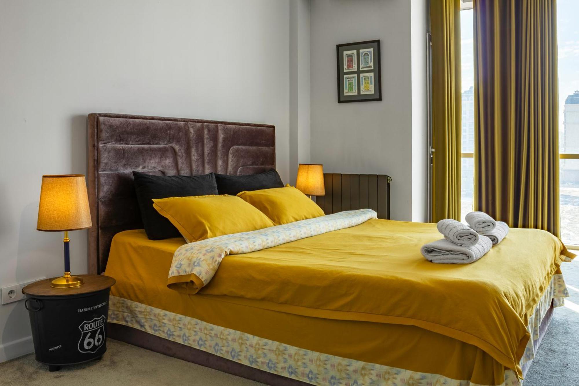 9Th And 6Th Floor Stylish Apartments With Mountainvista บิชเคก ภายนอก รูปภาพ